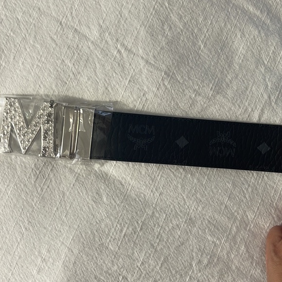 MCM black adjustable reversible belt new with tags - Picture 3 of 4